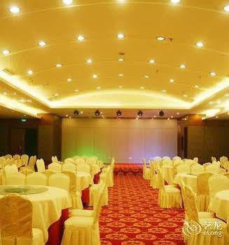 Wu Liang Ye Grand Hotel Чънду Екстериор снимка