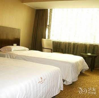 Wu Liang Ye Grand Hotel Чънду Екстериор снимка